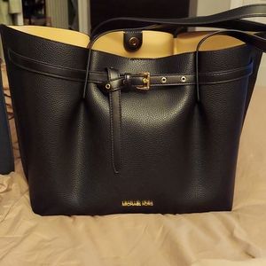 Michael Kors Emilia Large Pebbled leather Tote